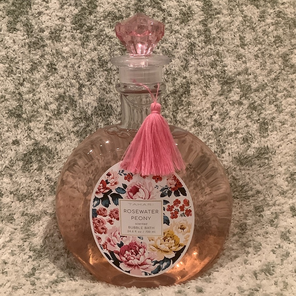 Tahari Scented Rosewater Peony Bubble Bath NWT XL 24.6oz.